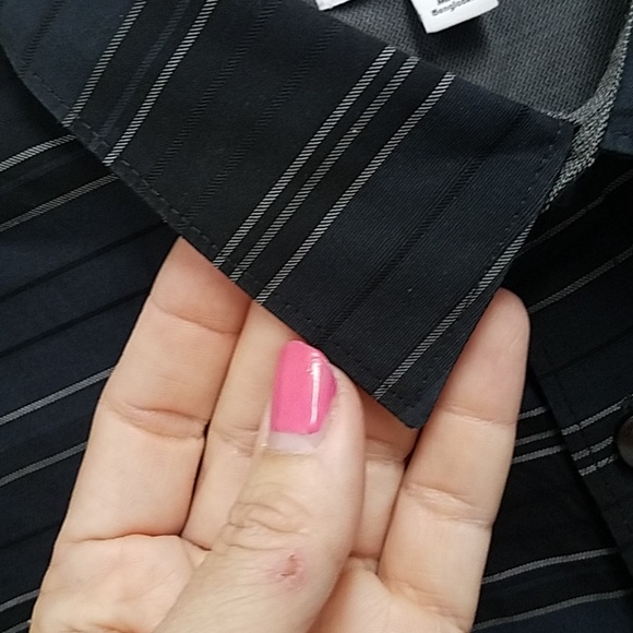 Button down dress shirt - Picture 3 of 4